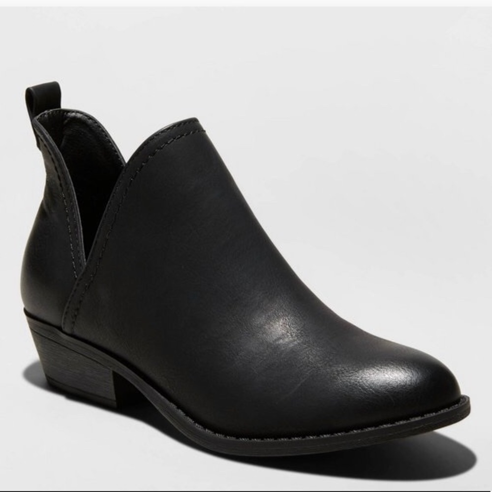 Universal Thread Nora Bootie